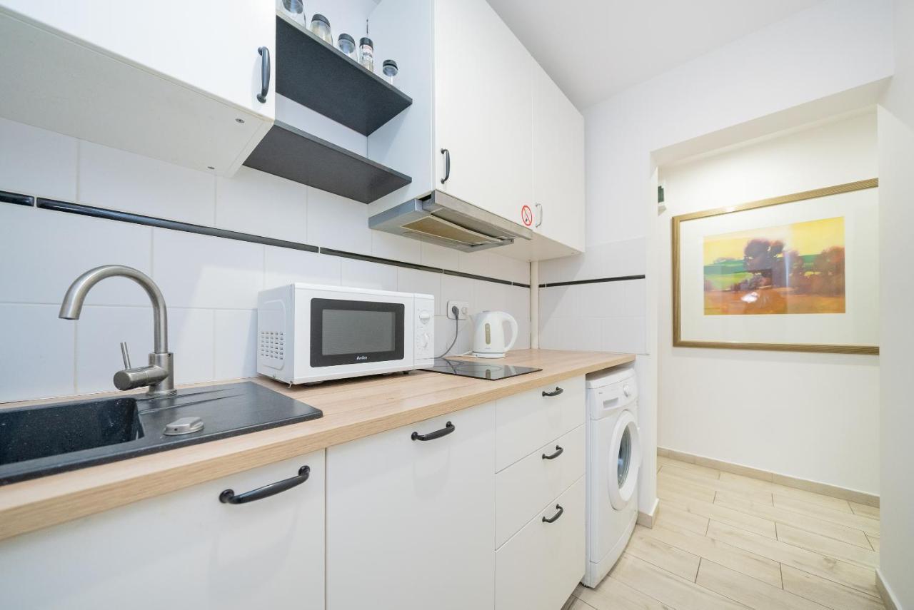 Unitapartaments Short Rent Apartment In Warsaw By Metro Station Rondo Onz Apart With 3Bedrooms 23 Luaran gambar
